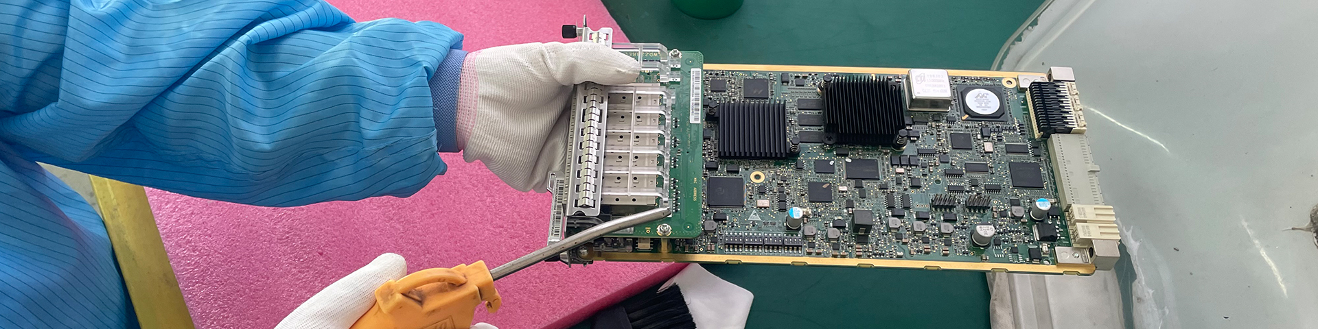 Qilan Telecom is biggest supplier of used refurbished new 2G GSM/3G WCDMA /4G LTE Huawei/ZTE/Nokia/Ericsson Network hardware(BBU RRU BSC) and fiber cables, optics, antenna, outdoor cabinet, installation material in China!